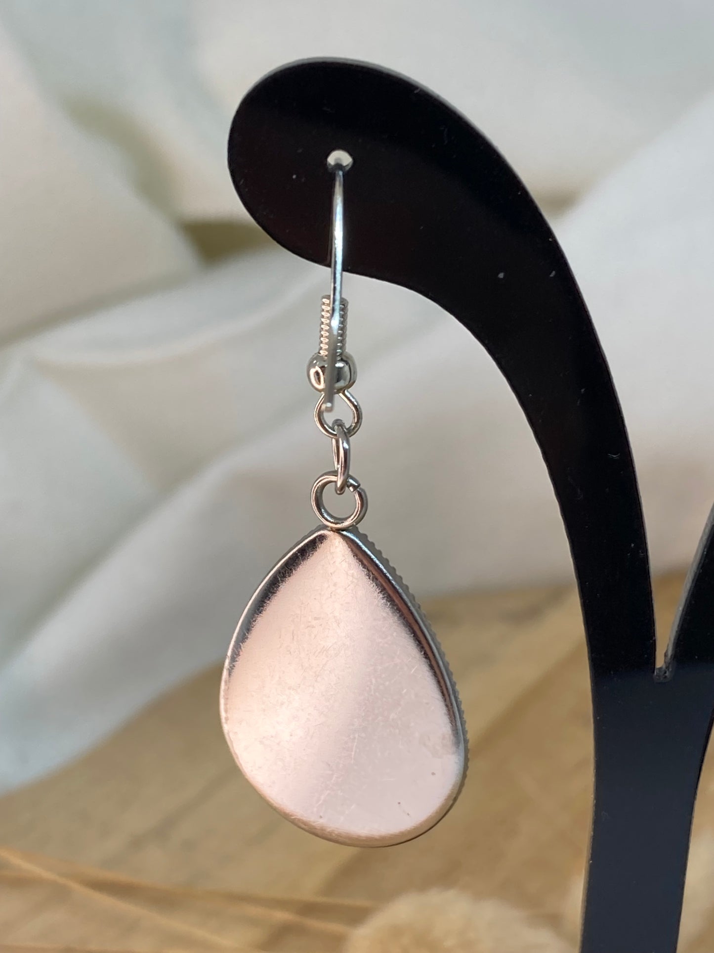 Boucles d'oreilles forme goutte Sakura